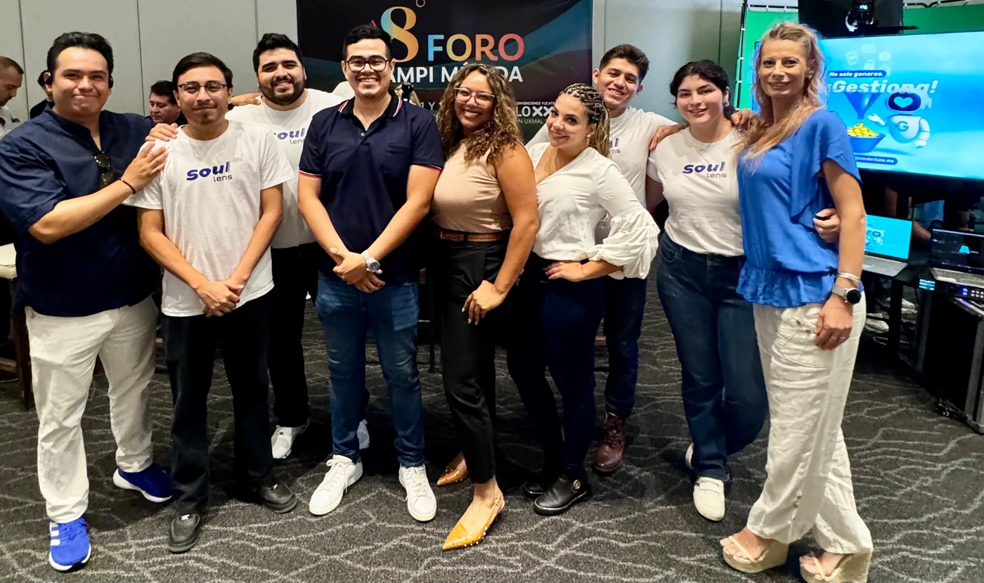 Equipo Soul Lens en el 8° Foro AMPI Mérida Siglo XXI — productora oficial del evento